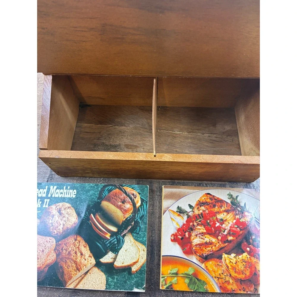 Vintage‎ Wooden Recipe Box with 2 Cookbooks Bread Machine Bon Appetit